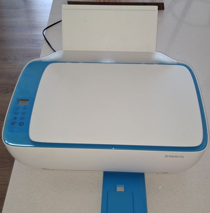 Hp DeskeJet 3639 multifunction printer, like new and working64283966787585121