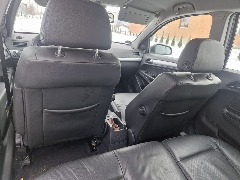 Салон сидіння натуральна шкіра  Opel Astra H 2004-11 універсал Recaro