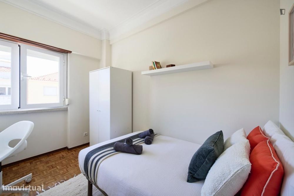 Quarto - localizado em Alvalade Lisbon