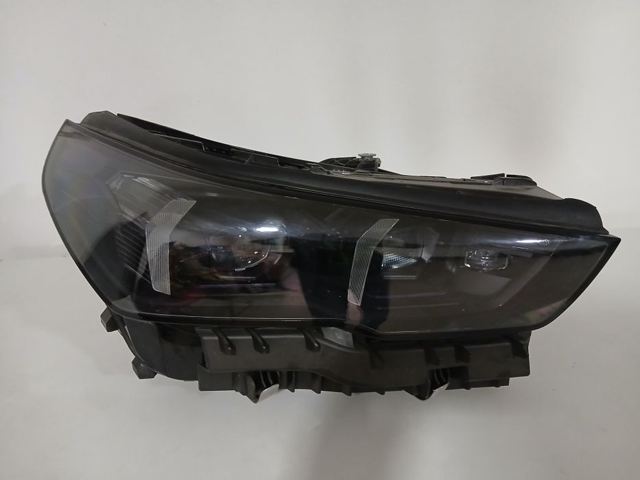 Farol BMW série 5 G60 2024