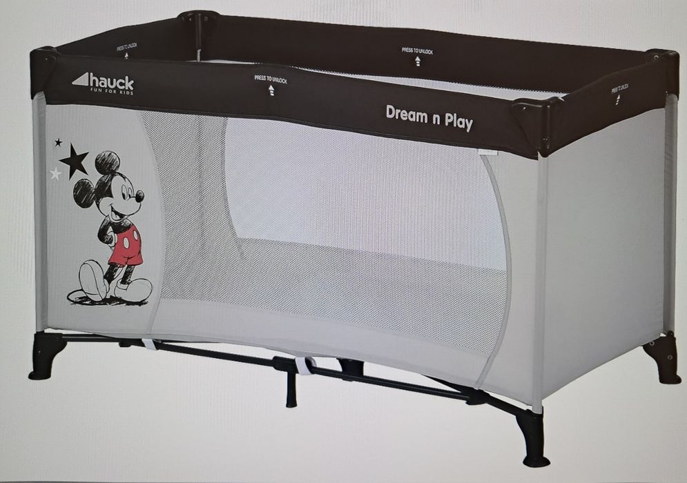 Berço de viagem para bebés.