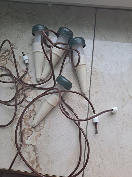 Samonawodniające kolce do nawadniania roślin doniczkowych. 4 sztuki