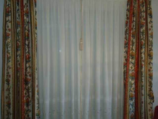 Cortinados para sala como novos
