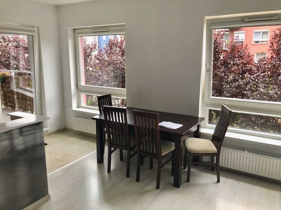 2 pok. 57m2, balkon, winda, 1 piętro. Gumieńce - 2700 zł