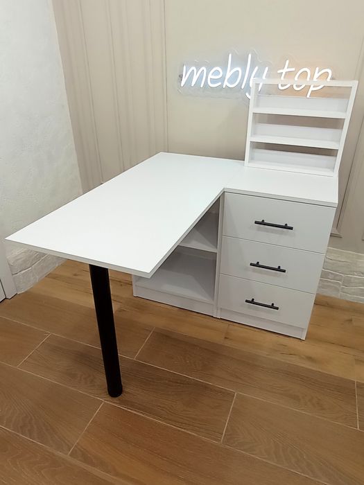 Манікюрний розкладний стіл, стіл для манікюру кутовий.