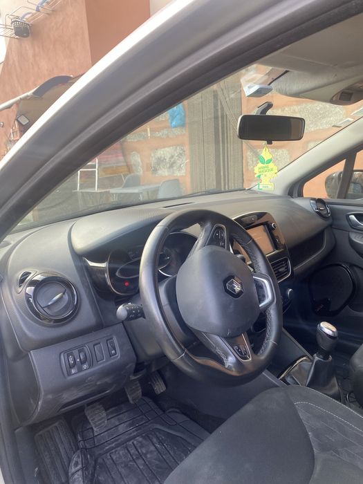 Carrinha Clio como nova