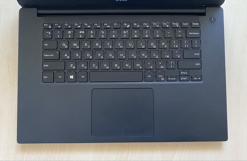 DELL XPS Precision 5510•15.6" FHD•Core i5-6300HQ•8/16•256 NVIDIA 2Gb