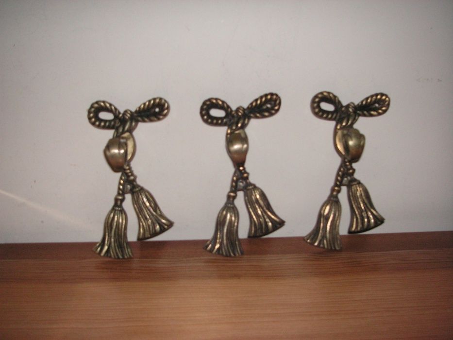 Bronze- Almofariz e Pilão, Cabides, Latão Cachepot / Floreira e Talher