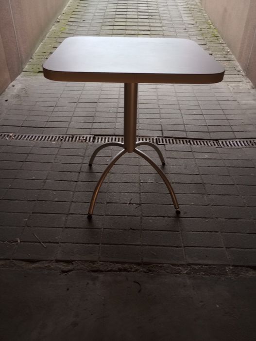 Stół, stolik kwadratowy