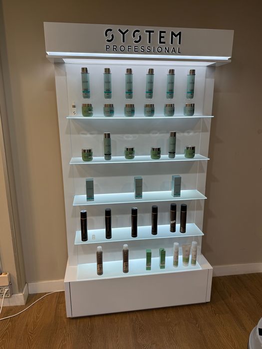 Liquidação de Mobiliário Usado de Salão de Cabeleireiro –