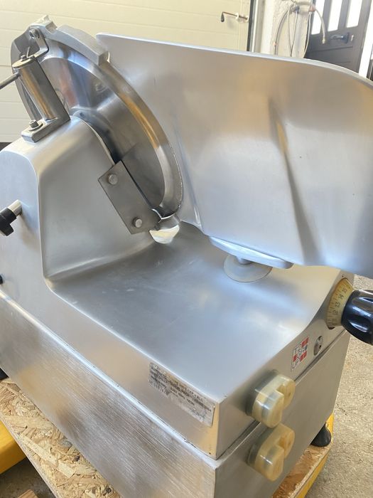 Fiambreira elétrica profissional T2 Group – em bom estado