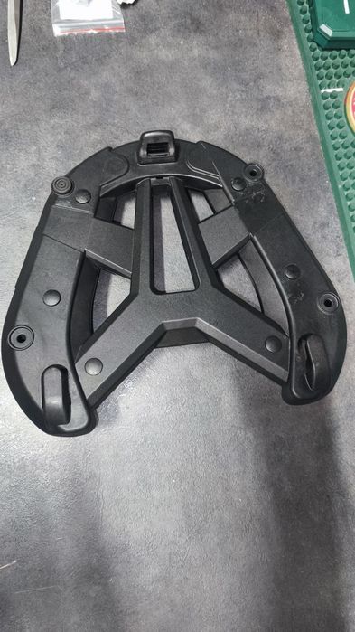 Base top case givi monokey