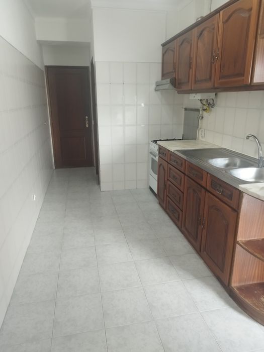 T3, arrenda-se a cinco minutos do centro da cidade Coimbra