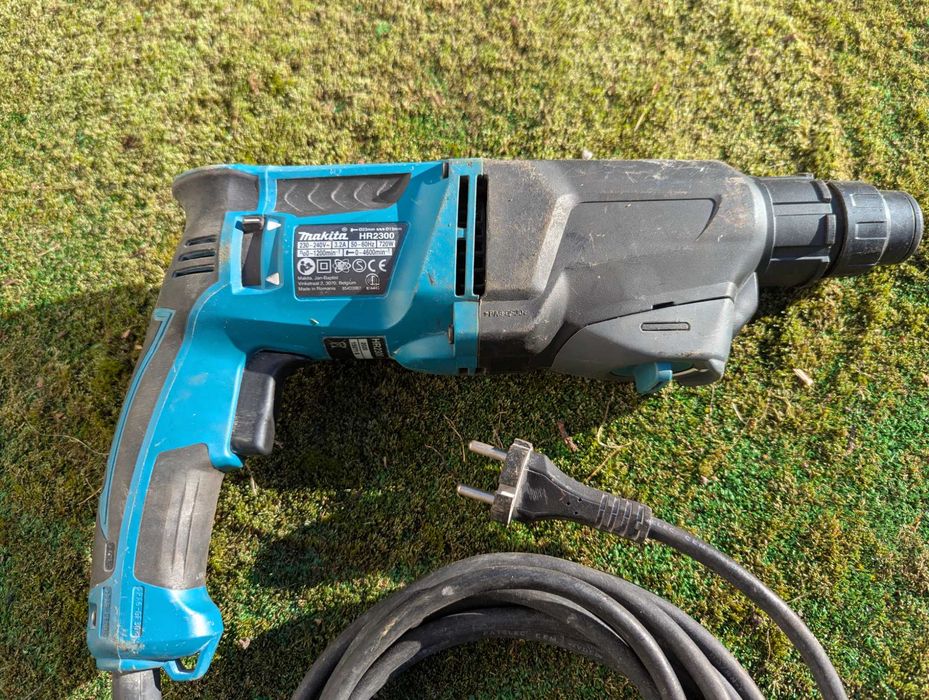 Młotowiertarka Makita HR2300, stan bardzo dobry