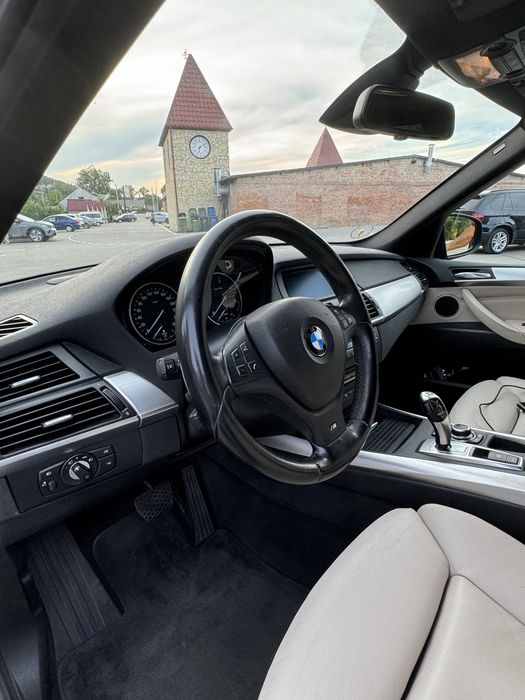 Продам BMW X5 2011 3.0d
