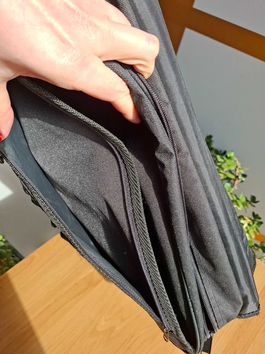 Czarna torba do pracy lub na wyjazdy