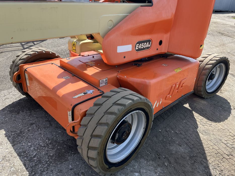 Podnośnik przegubowy elektryczny JLG E450 genie