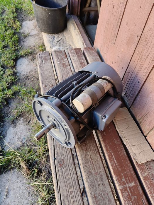Silnik  1.1kw 220v 1410 obr
