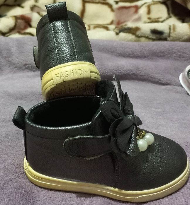 Продам  черевички для дівчинки