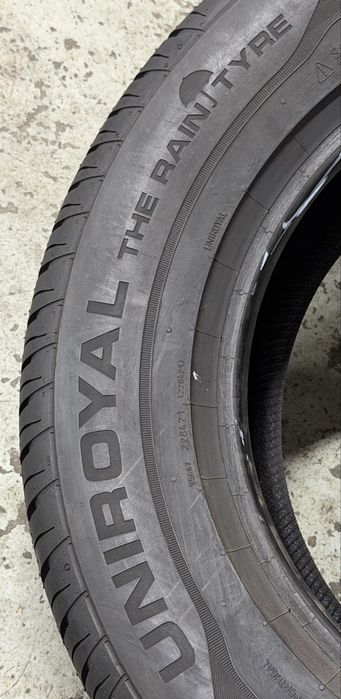 Pneus 235/60r16 Uniroyal RainExpert 3 com 100% de piso