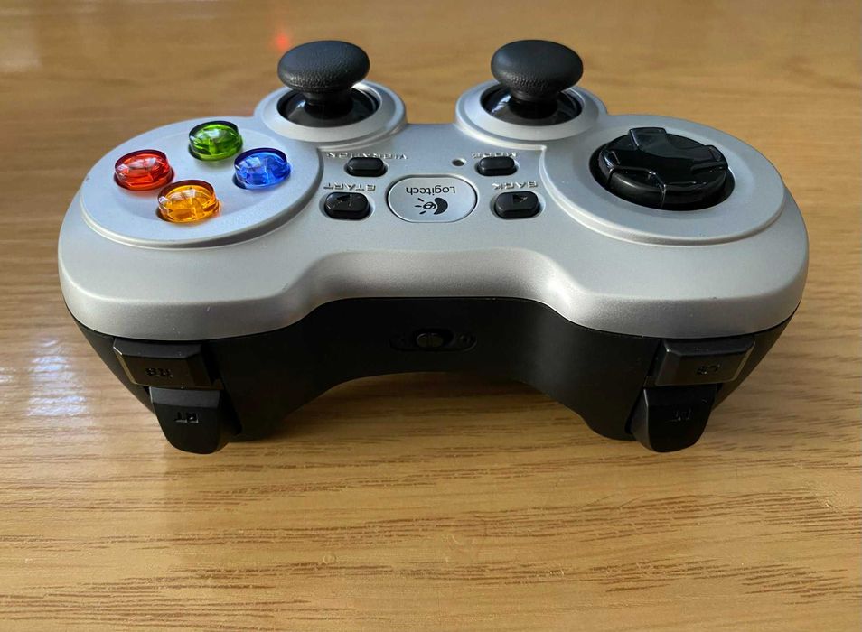 [USZKODZONY] Pad Logitech F710