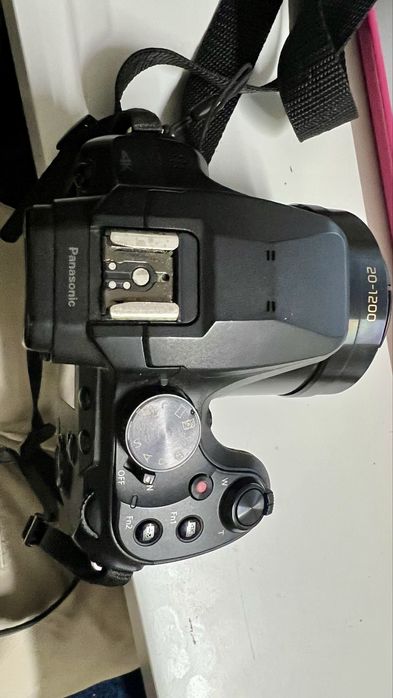 Câmera fotográfica Lumix FZ82 em otimo estado + bolsa