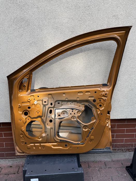 Dacia duster 2 II drzwi przednie prawe OE