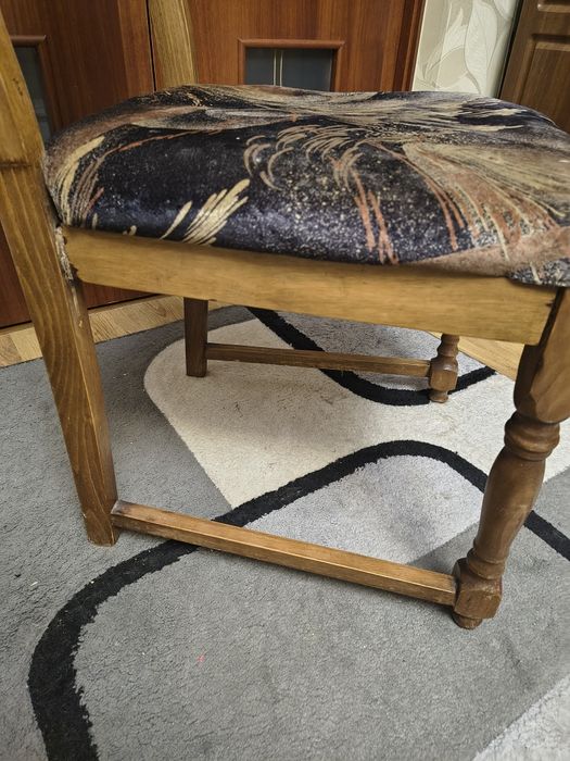 Крісло дерев'яне