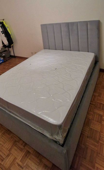 Camas De Casal Estofadas ALTA GAMA - MODELO GOMOS - Top de Gama 190x140m Estrado Incluído!!