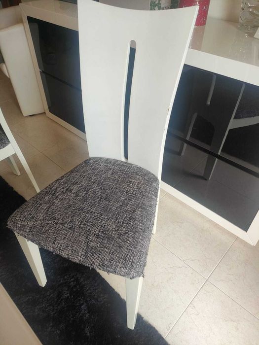 Conjunto Moveis de Sala / Mesa com 4 cadeiras