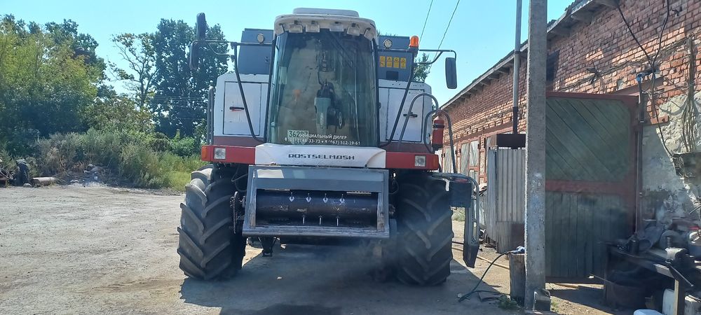 Зернозбиральний комбайн Акрос 530