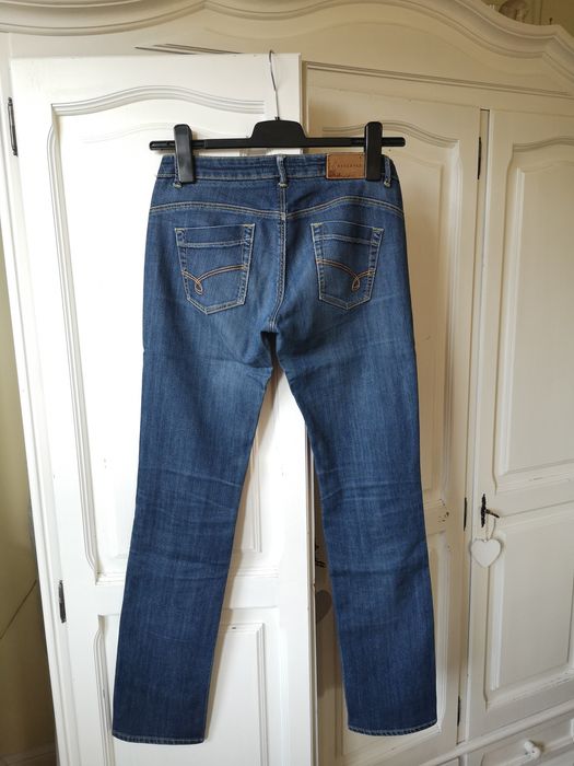 Damskie jeansy: RESERVED - rozm.38