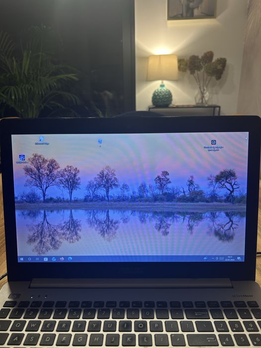 Laptop asus  r553ln
