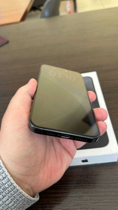 Продам 15 Pro Max Black Titanium 256gb, Neverlock