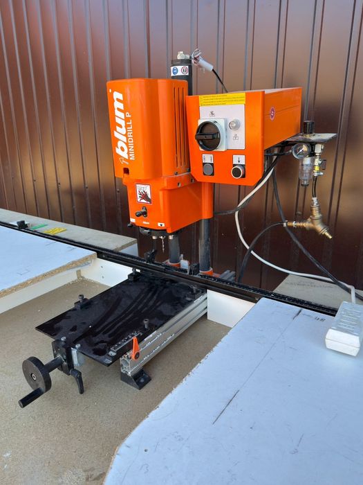 Wiertarka pod zawiasy BLUM Minidrill P minipress