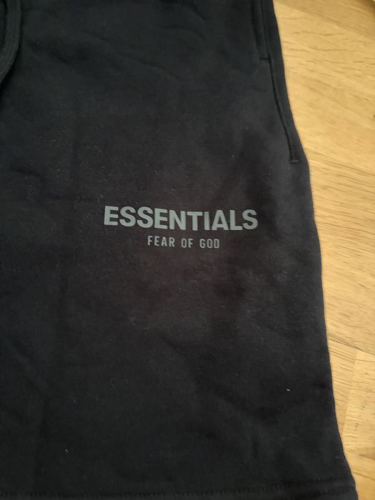 Spodenki essentials