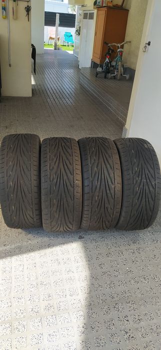 Vendo pneus semi novos