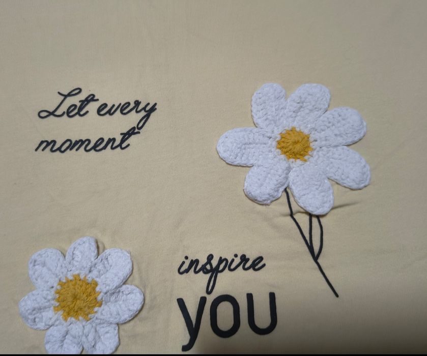 Bluzka t-shirt Reserved w stokrotki roz. 158