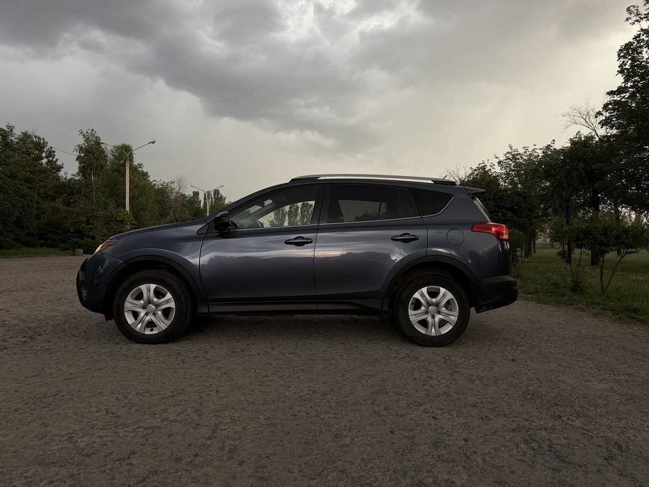 Toyota RAV 4 2013 2.5 автомат газ/бензин
