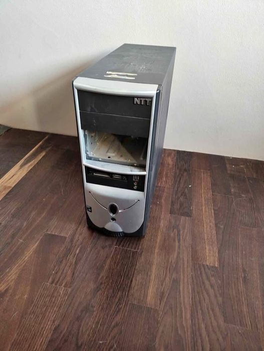 Системний блок, карта пам'яті, клавіатура