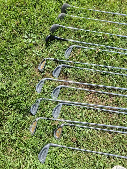 Kije golfowe komplet 14 szt Champiion metal chrom.