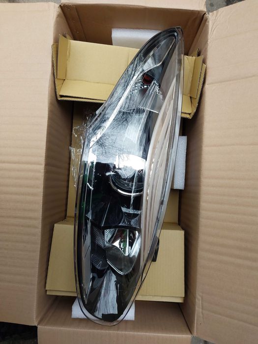 RENAULT MEGANE III LIFT 2013+ lampa przednia nowa