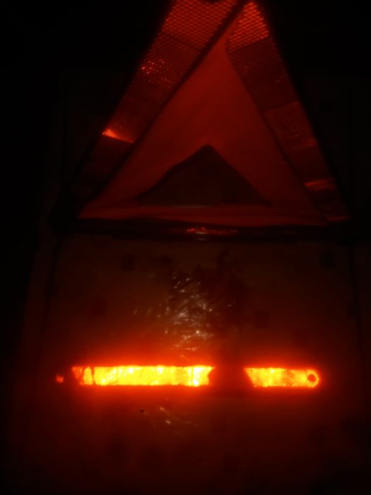 Продам аварійний знак.