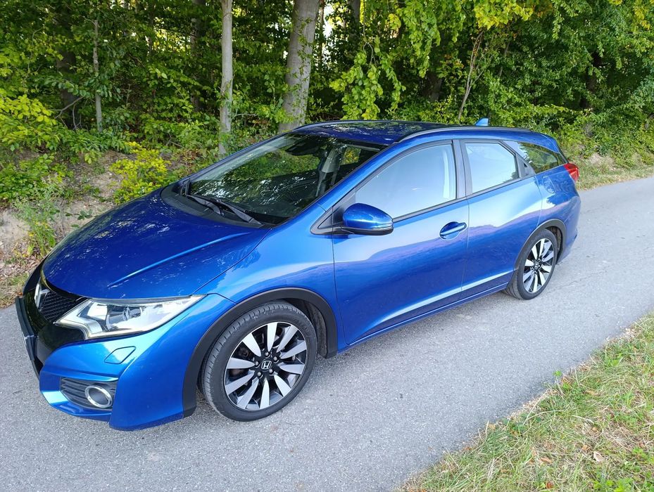 Honda Civic 1.8 kombi 2015 rok