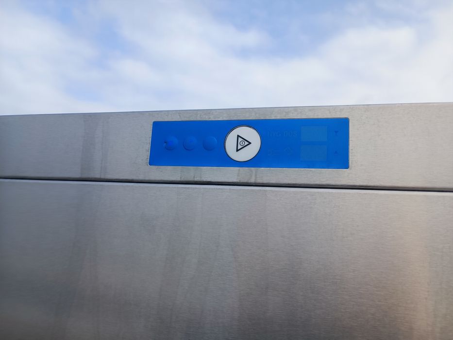 Професійна посудомийна машина подвійна Hobart AMXt-10 n