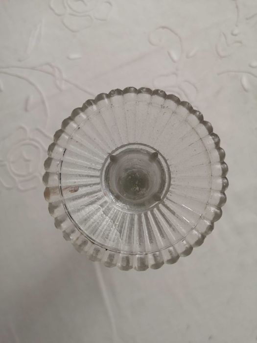 castiçal de vidro muito antigo