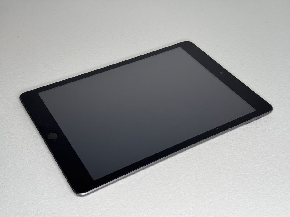 iPad 9. gen. (A2604) - 64GB - Cellular (LTE) - faktura VAT 23%