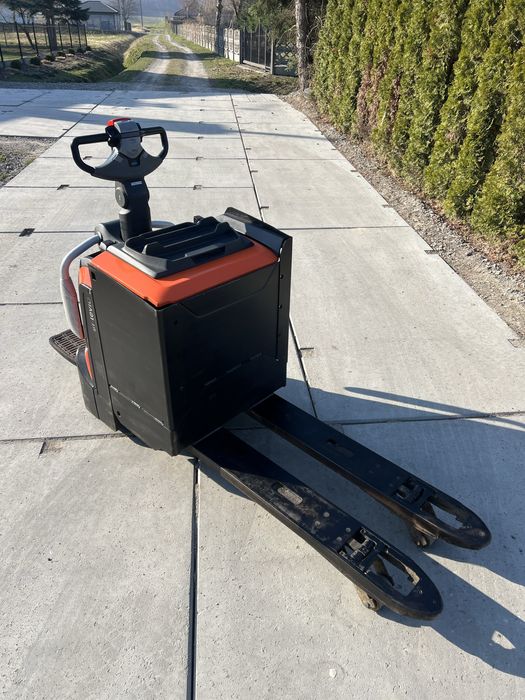 Wózek paletowy elektryczny BT LPE 250 – gotowy do pracy
