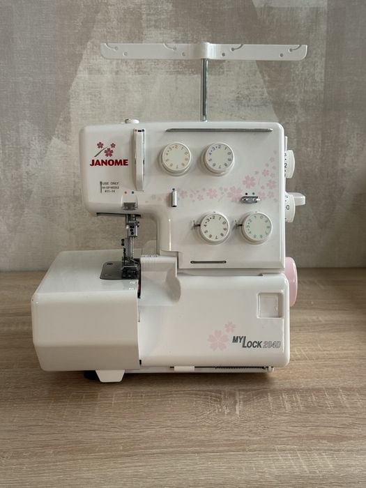 Оверлок Janome 204D