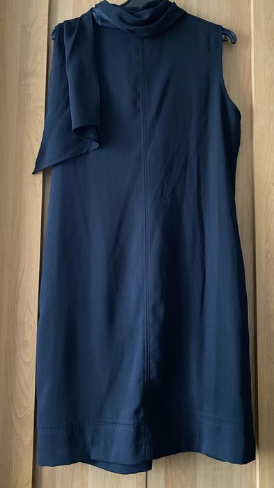 Нова чорна сукня